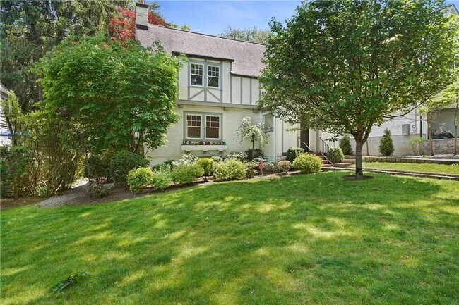 Photo - 14 Coralyn Rd House