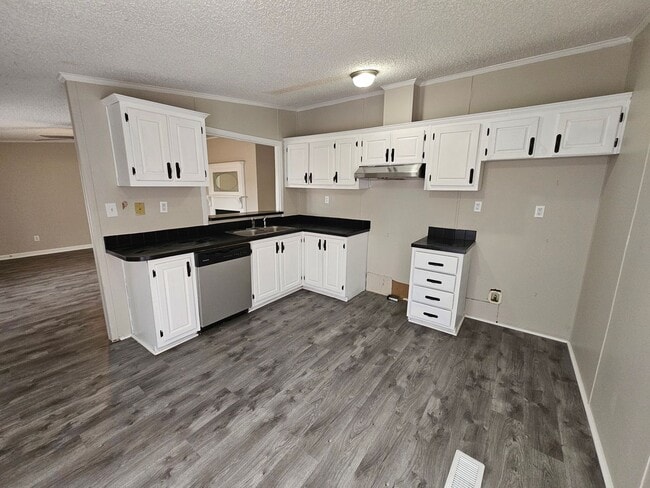 Photo - NEW LISTING!!!!!