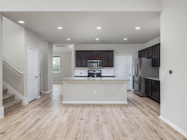 Photo - 121 Struss dr