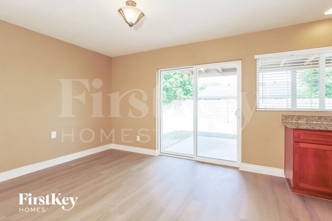 Photo - 12215 N 36th St