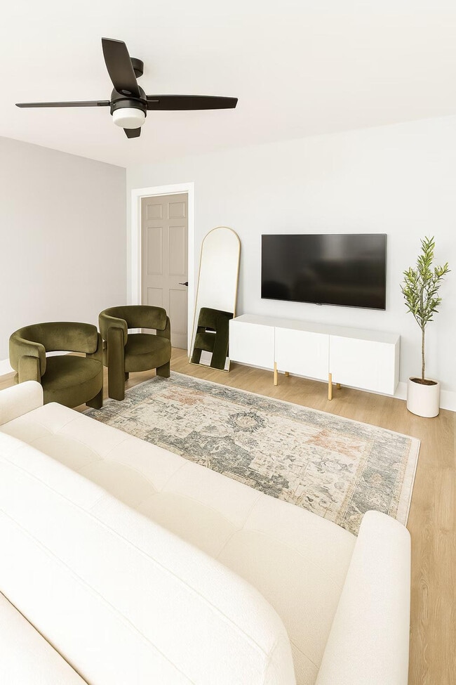 Building Photo - 4401 W Kennedy Blvd Unit ID1369906P