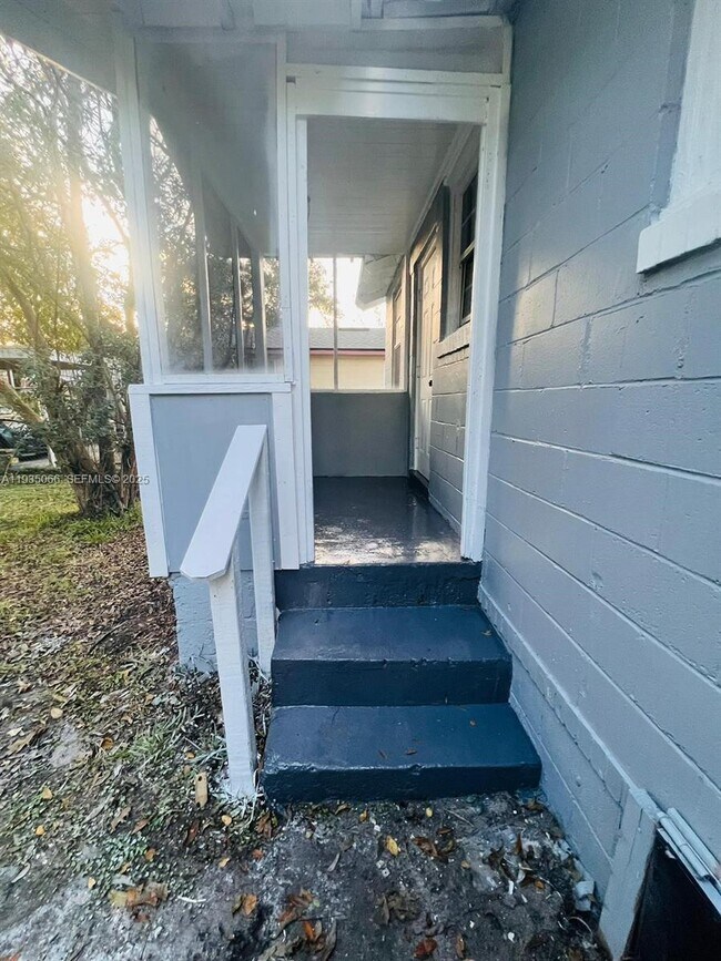 Photo - 1742 West St