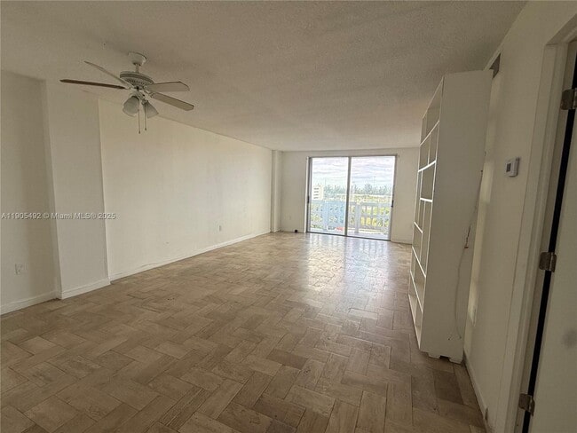 Photo - 15600 NW 7th Ave Unidad 808