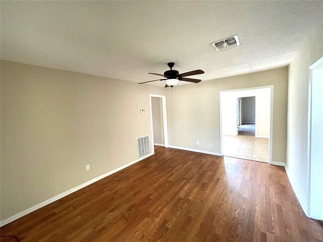 Photo - 4822 Meadow Park Dr