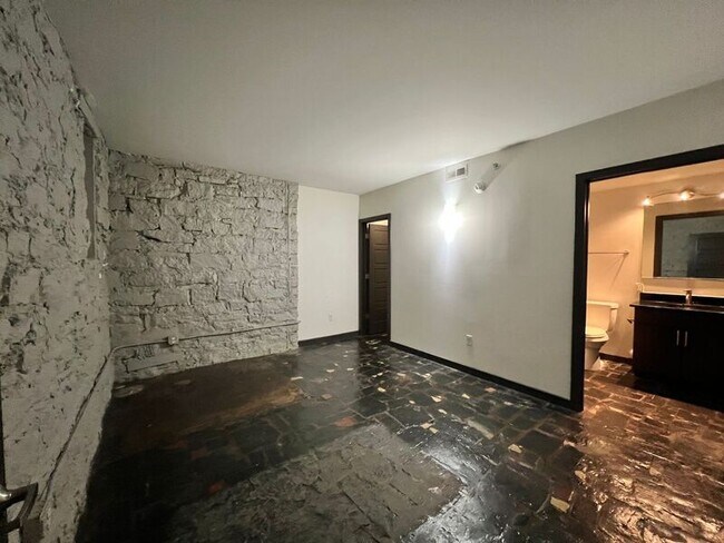 Photo - 616 Hull St Rd Unit 101