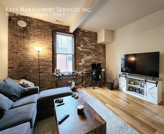 Photo - 1050 W Dickens Ave Unit 1050-9