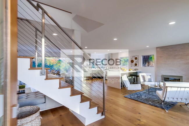 Photo - 2641 Curlew St