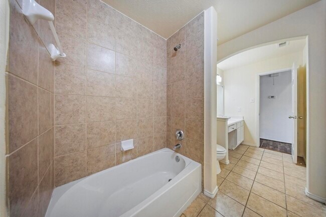 5015 Bridgecrossing Ct