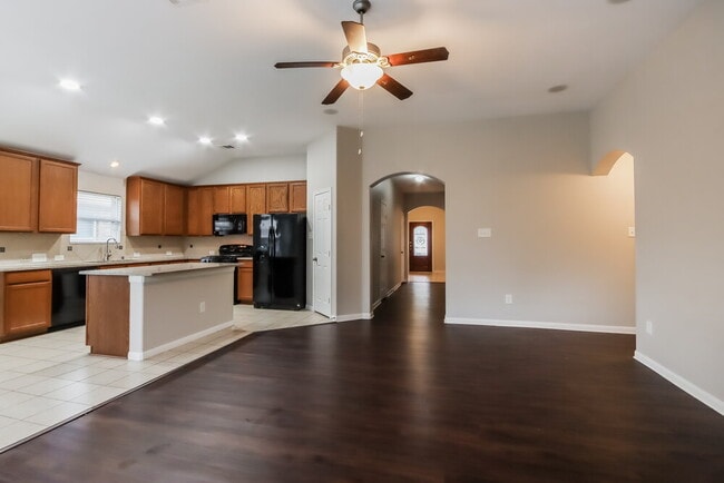 Photo - 21519 Kings Bend Dr