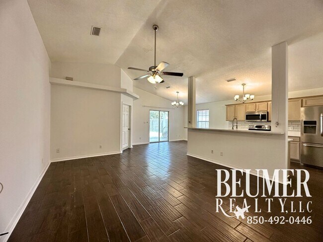 Photo - 3 bedroom 2 bath home with Beautiful Backyard
