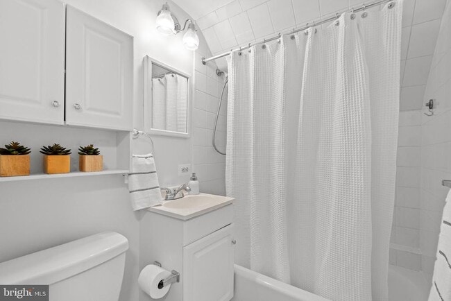 Photo - 1700 Dewitt Ave Unit 3