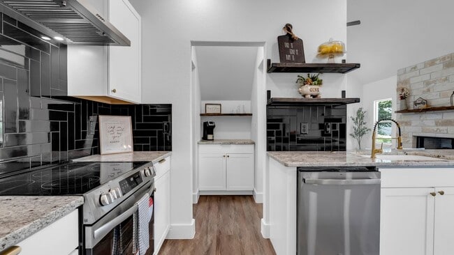 Photo - 105 Chesterfield Dr