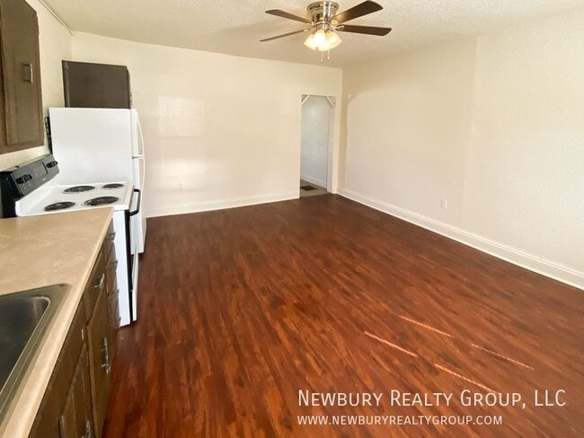 Photo - 37 Hickory St
