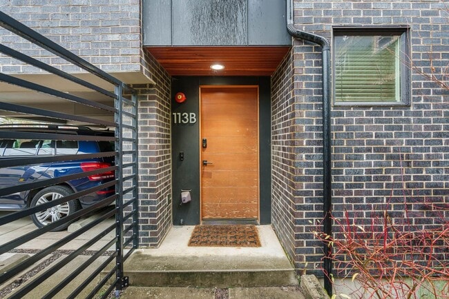 Photo - 113 17th Ave E