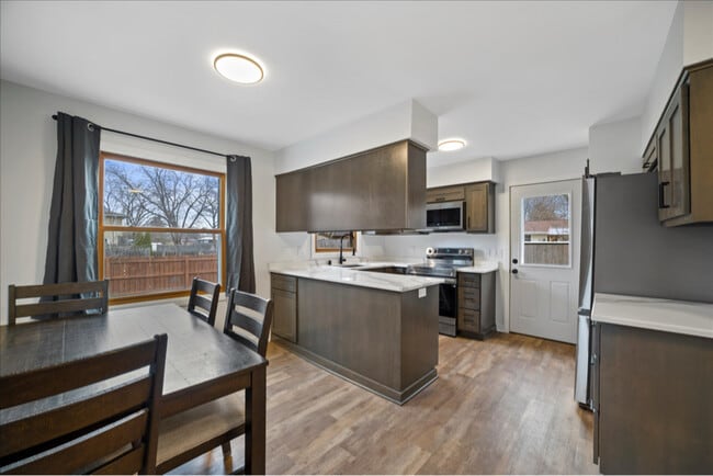 Photo - 7514 S 75th St