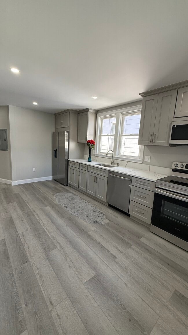 Building Photo - 5 Harris Rd Unit 2 Rental