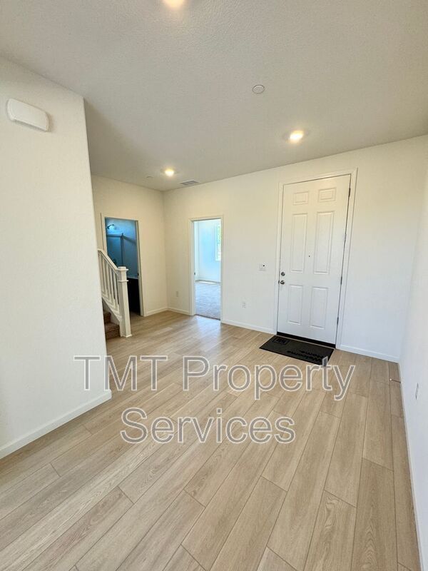 Photo - 1372 Redford Wy