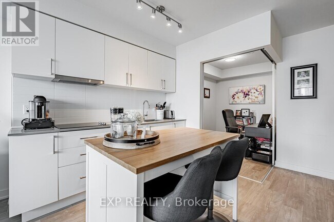 Photo - 27 Bathurst St Unit 409w