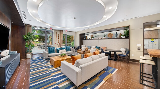 Photo - MAA Carlyle Square