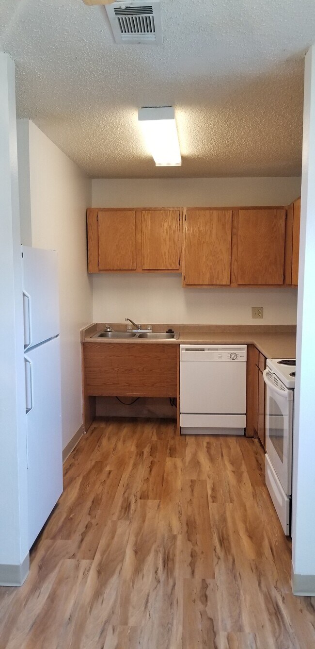 Cottonwood Estates Apartments For Rent in Casper, WY