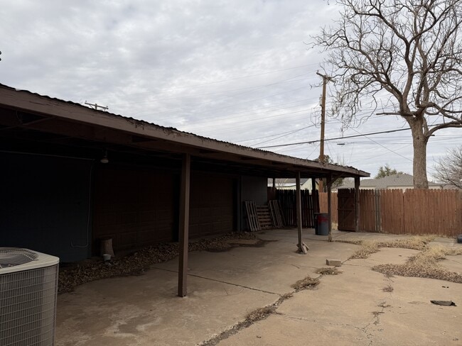 Photo - 2818 41st St