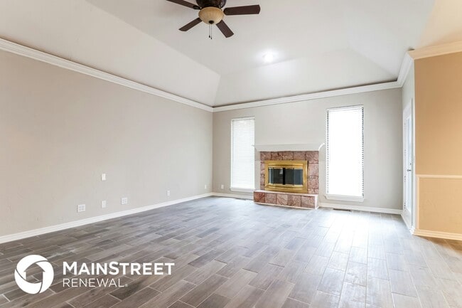 Photo - 1220 Interurban Way