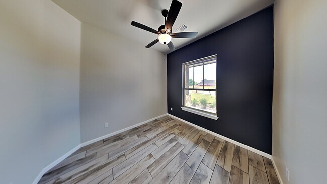 Photo - Very Spacious and Beautiful 3 Bedroom in the Desired Yukon School District with Storm Shelter