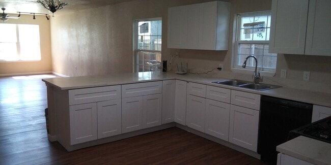 Photo - 829 E Arlington Ave