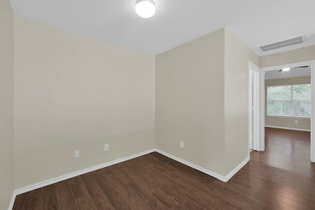 Photo - 122 S Camellia Grove Cir