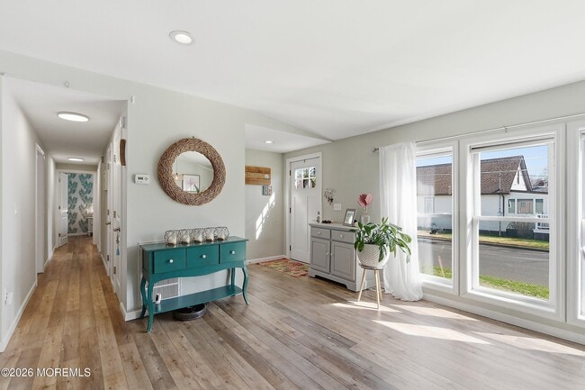 Photo - 616 Newport Ave