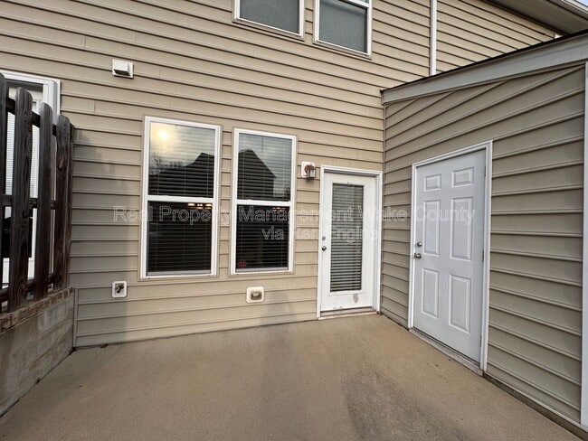 Photo - 330 Carthage Ct