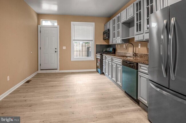 Photo - 1684 Darley Ave Casa Adosada