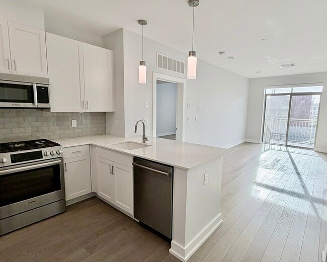 Building Photo - 65 Washington St Unit 502