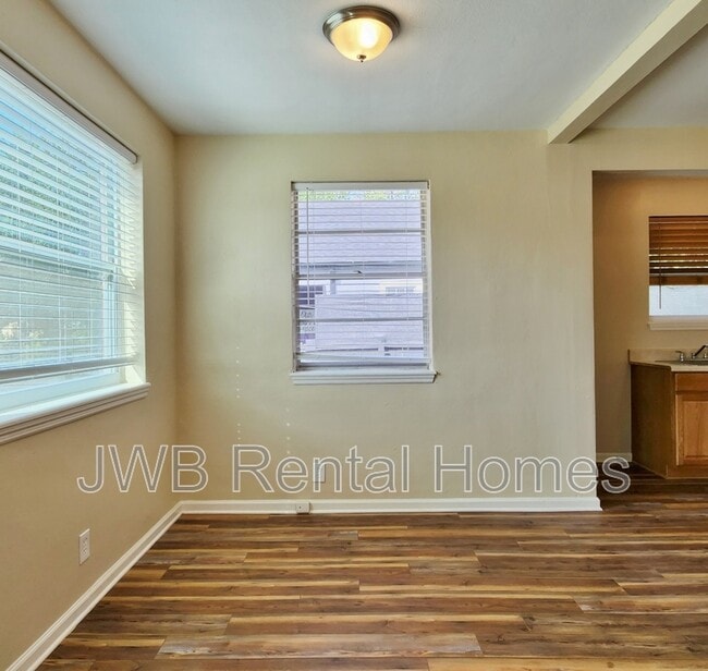 Photo - 329 Demper Dr