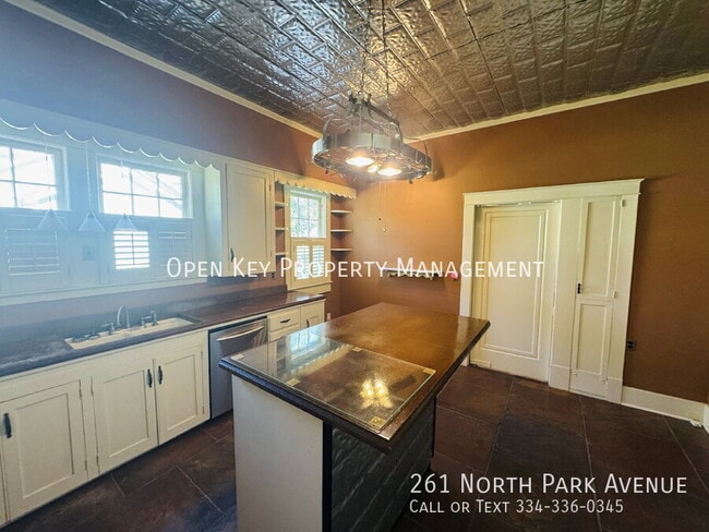 Photo - 261 N Park Ave