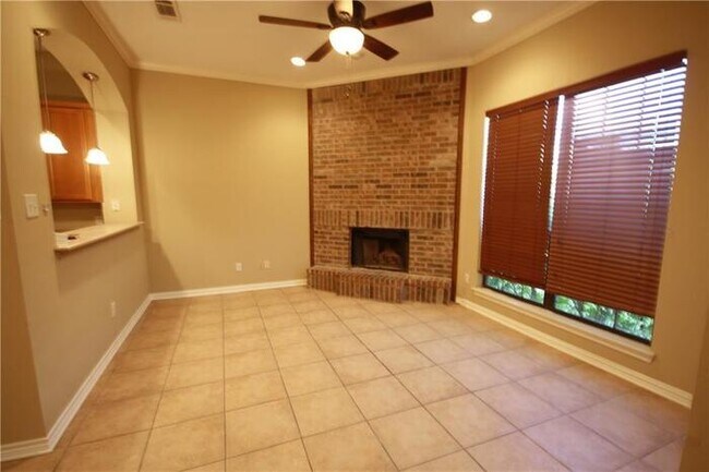 Photo - Luxury 3 bedroom and 2 bathroom Duplex for...