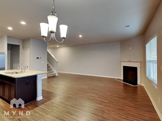 Photo - 1610 Labonte Pkwy