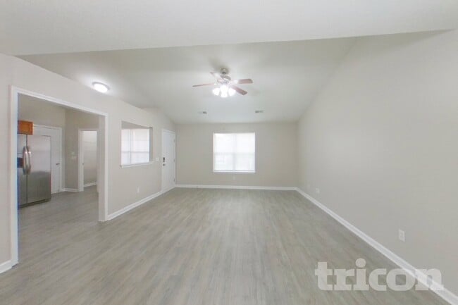 1310 May Oak Cir