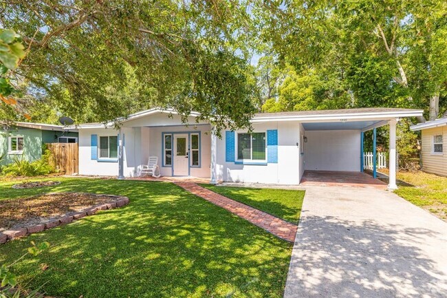 Building Photo - 1500 San Mateo Dr Rental