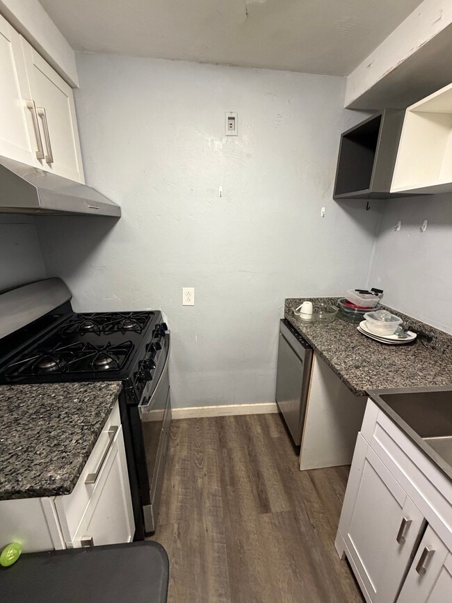 1712 Lowrie St Unit 2