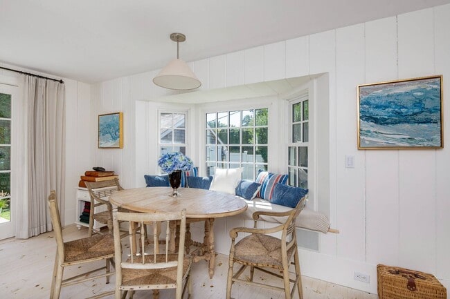 Photo - 156 Georgica Rd