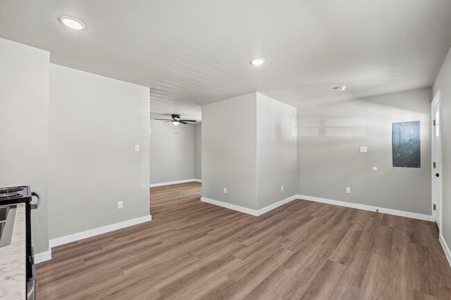 Building Photo - 107 Thomas St Unit B