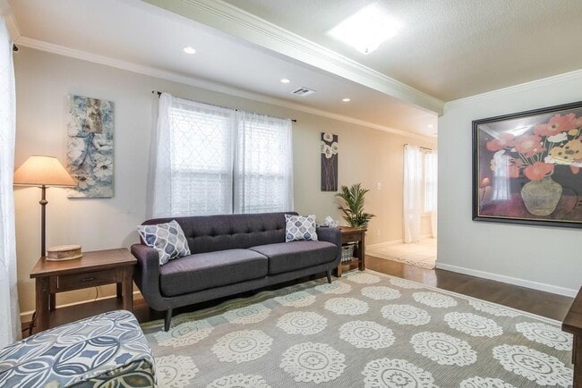 Photo - 2404 Thornton Rd