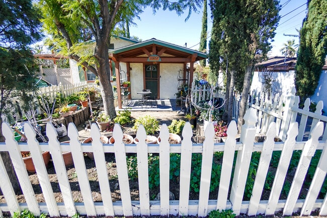 Building Photo - 10857 Mount Gleason Ave Rental
