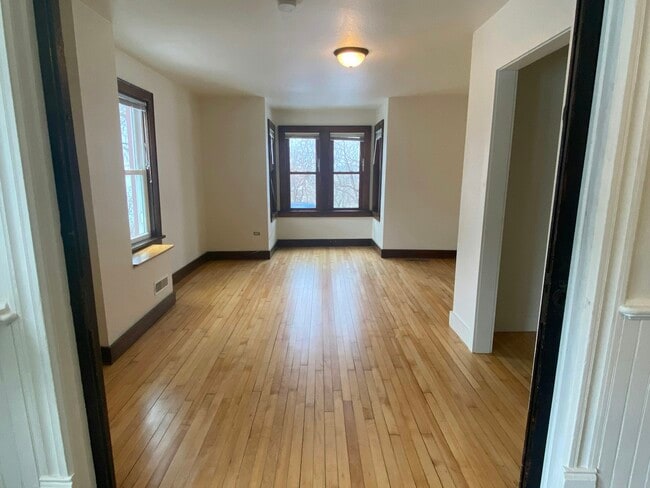 Building Photo - 113 St Louis St Unit 1
