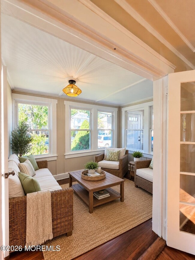 39 E Sunset Ave