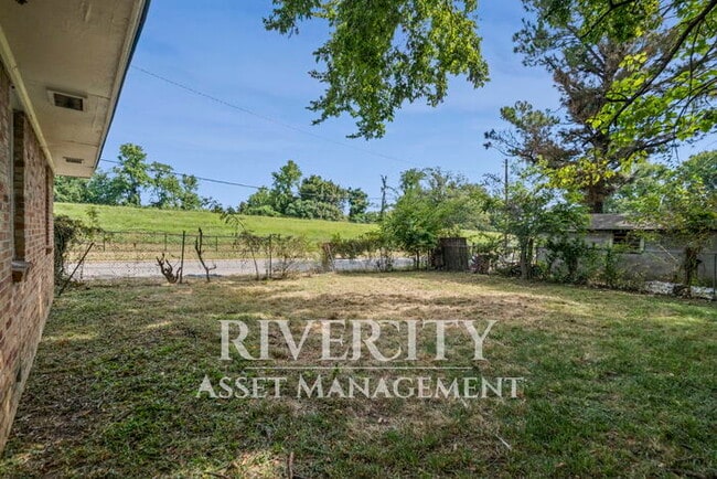 Photo - NICE 4 BEDROOM HOME NEAR NORTH HOLLYWOOD!!...