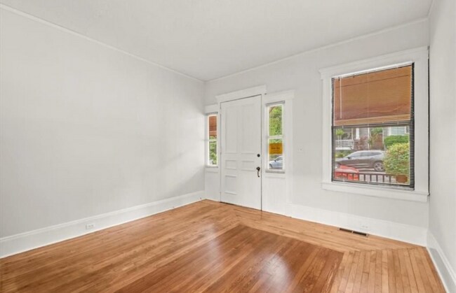 Photo - 740 Oakland Ave SE Unidad B