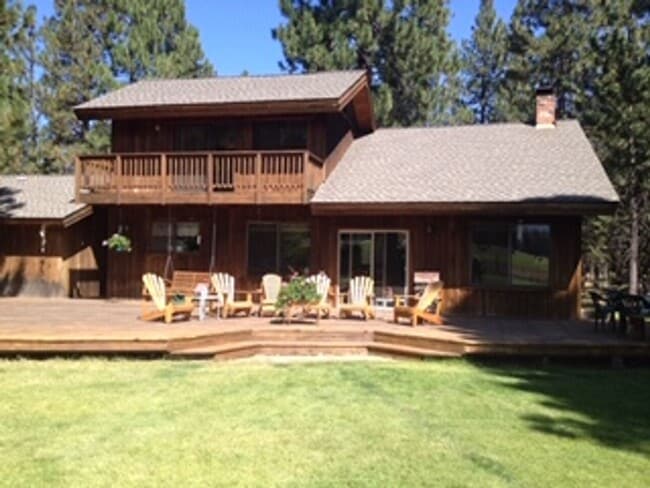 Building Photo - Live in Beautiful Sisters Oregon for the W... Rental