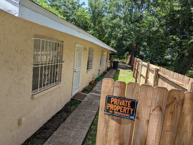 Photo - 4512 E 10th Ave Unit B